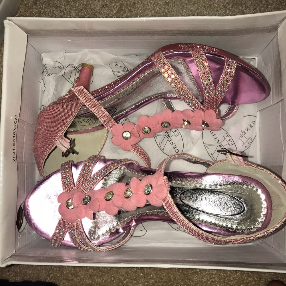 Girls dress shoe